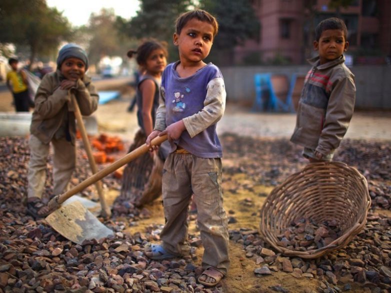 Тяжелый детский труд до сих пор востребован!
