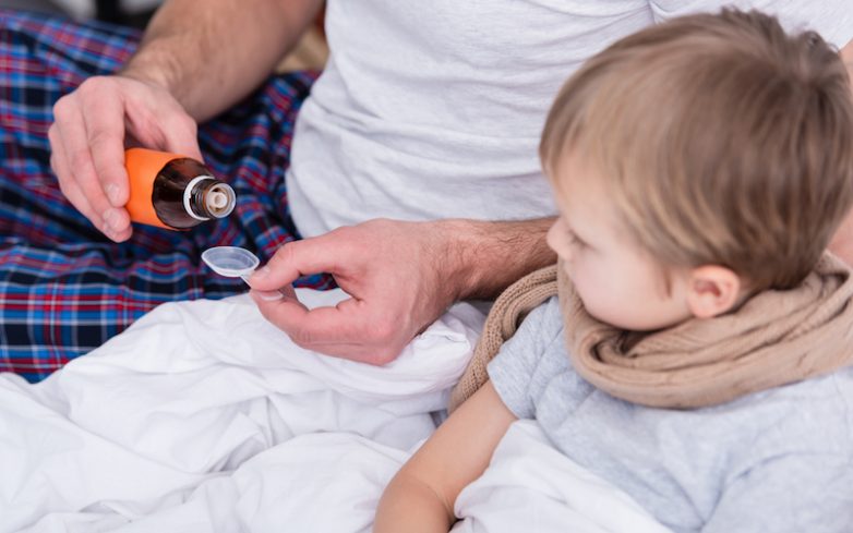 Всего 3 процента отцов берут больничный из-за болезни ребенка