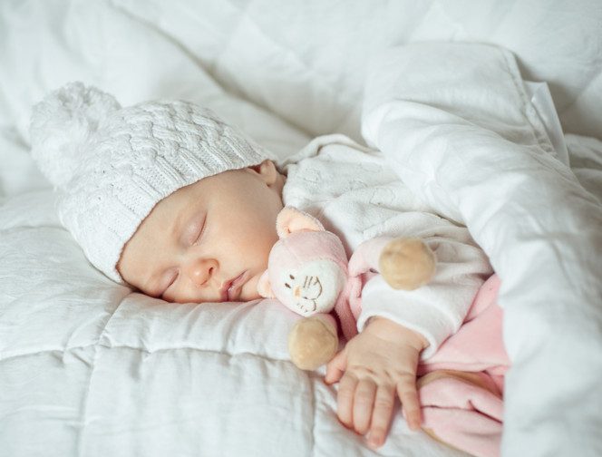 5 популярных мифов про приучение младенца ко сну