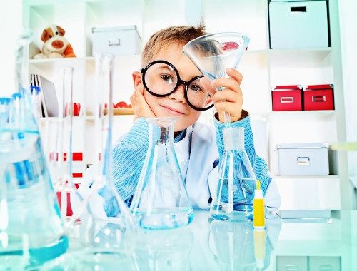 5 научных экспериментов для детей, которые удивят даже взрослых
