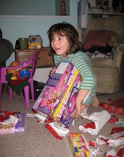 Новогоднние эмоции детей от подарков