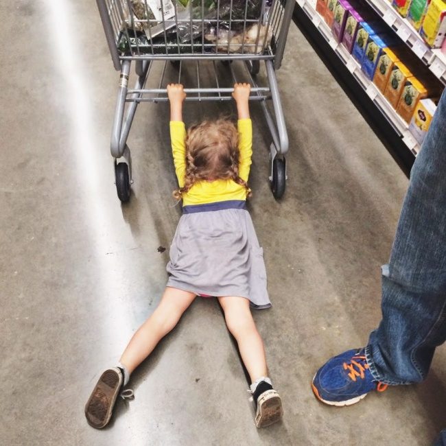 Поход в магазин с детьми — занятие для сильных духом