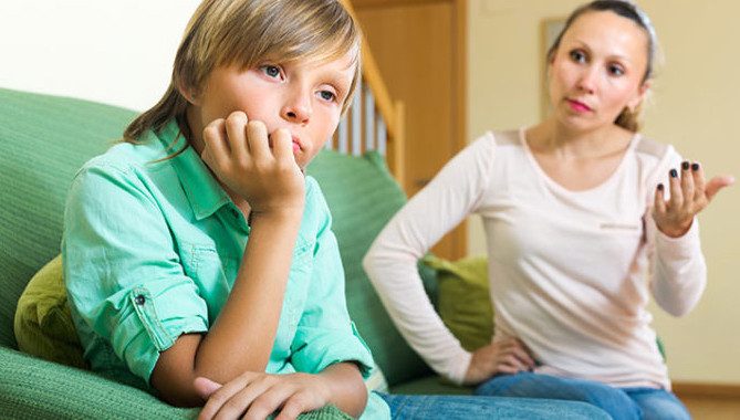 3 глупые ошибки, которые делают родители, разговаривая с подростком