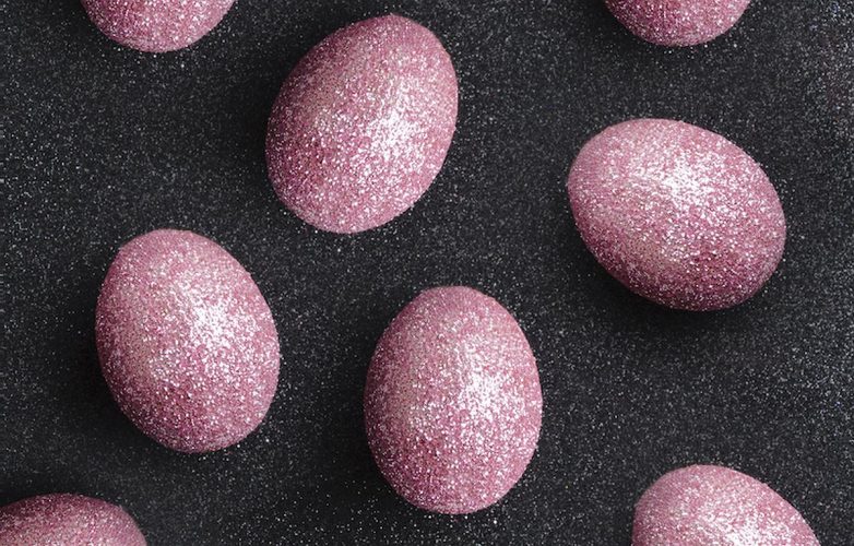 11 идей как покрасить пасхальные яйца вместе с детьми