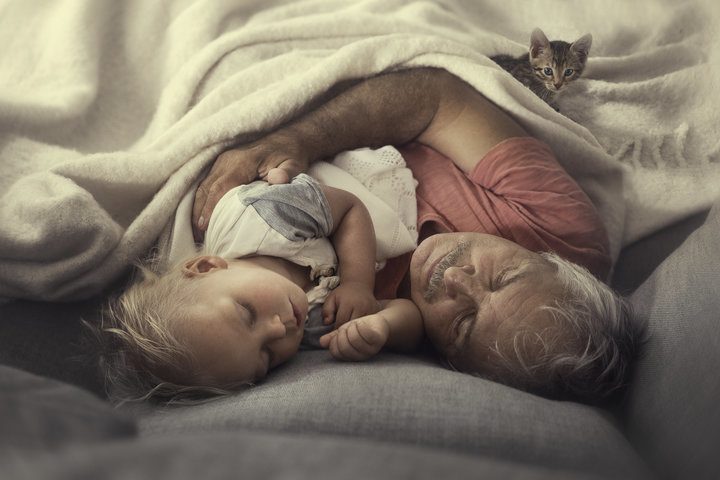 Любовь бабушки и дедушки к внукам не сравнится ни с чем!