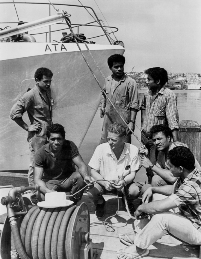 История шести мальчиков, выброшенных на необитаемый остров и проживших на нем 15 месяцев