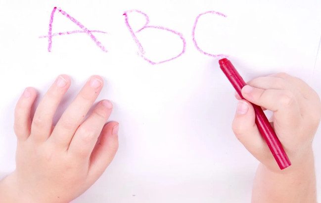 11 простых и эффективных упражнений, которые научат ребенка красивому почерку