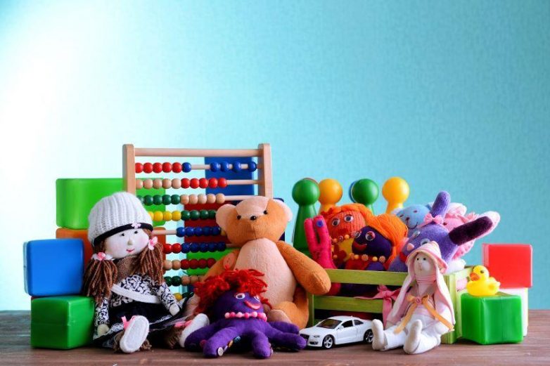 6 типов игрушек, которые не стоит давать ребенку с собой в детский сад