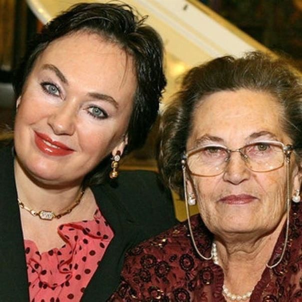 Российские знаменитости и их мамы