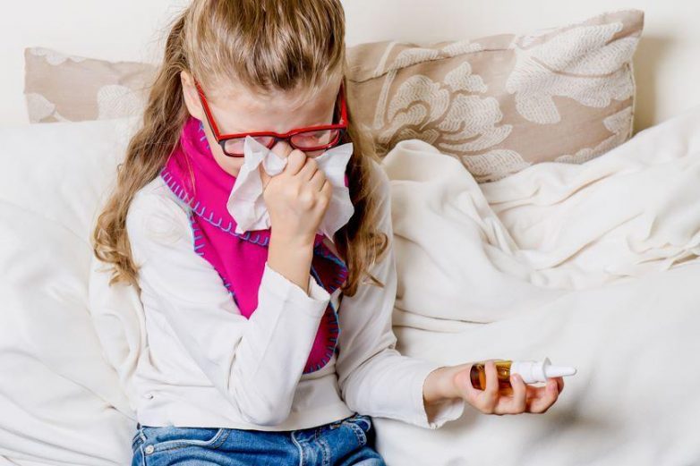 5 осложнений, которые может вызвать насморк у ребенка