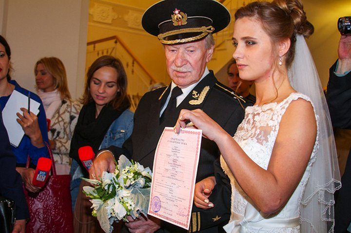 У 90-летнего актера Ивана Краско родился 6-й ребенок