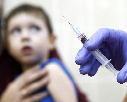 Мама из США записала своих детей на испытания вакцины против COVID-19
