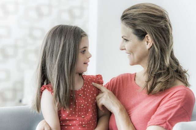 5 фраз, которые родителям не стоит говорить своей дочери