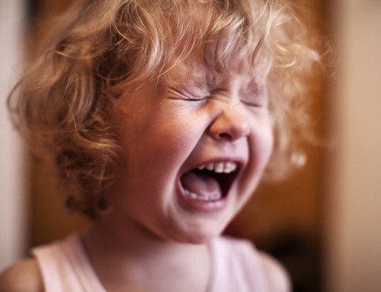 5 волшебных фраз, которые успокоят капризного ребенка