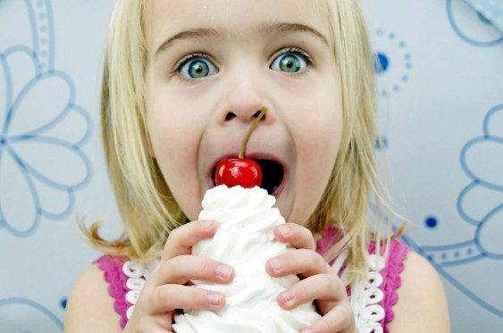 Почему сладости не должны быть для детей наградой?