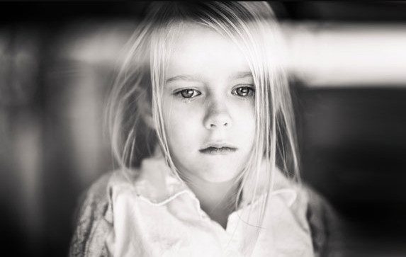 7 признаков детской депрессии, которые должны насторожить родителей