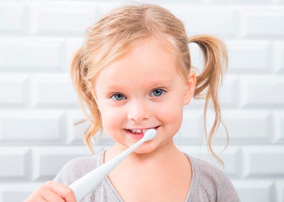Можно ли детям чистить зубы пастой с фтором?