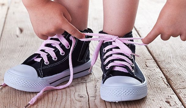 Почему не нужно покупать для детей обувь «на вырост»?