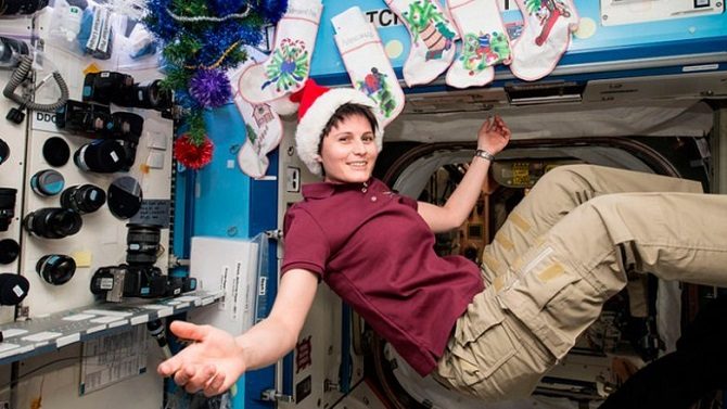 Как празднуют Рождество в космосе