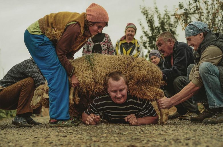 Как живет казахская шаманка