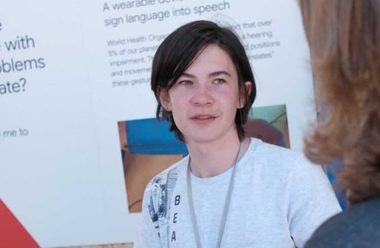 Российский школьник выиграл конкурс Google за разработку переводчика с языка жестов