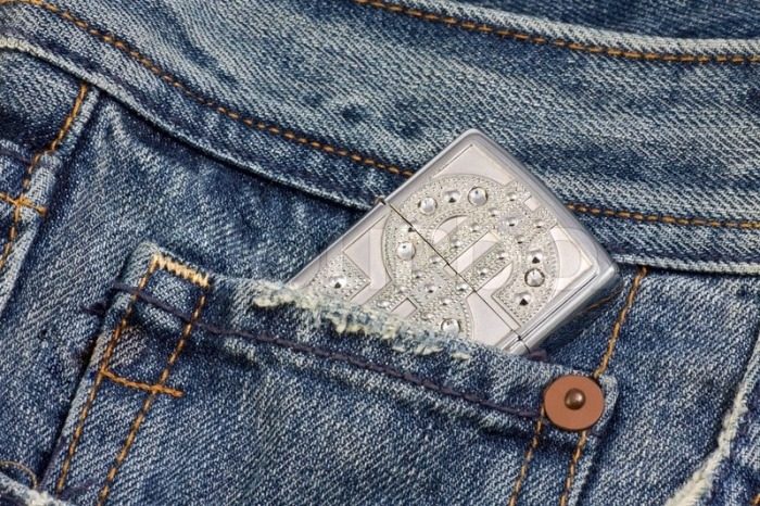 Вопрос на засыпку: зачем в джинсах нужен маленький кармашек?