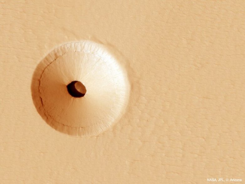 На Марсе нашли загадочную пещеру