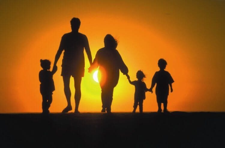 Как семейная жизнь влияет на уровень счастья?
