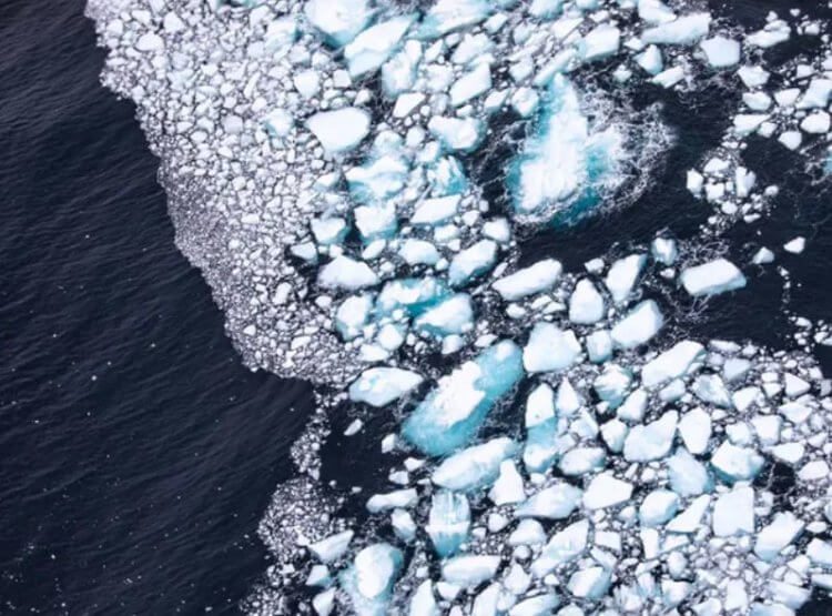 Таю, таю, таю... Самый большой в мире айсберг начал разрушаться