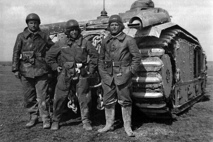 Вопрос на засыпку: почему немецкие танкисты обходились без шлемофонов?
