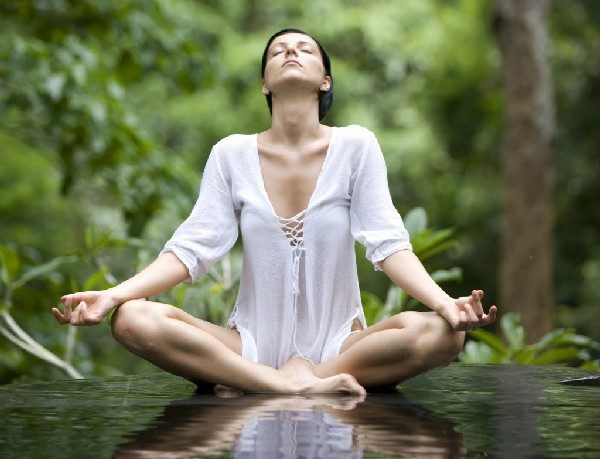 5 простых и эффективных упражнений йоги