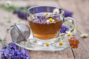 20 полезных добавок к чаю