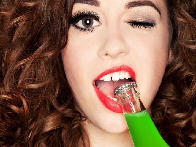 Вредные привычки, которые портят зубы