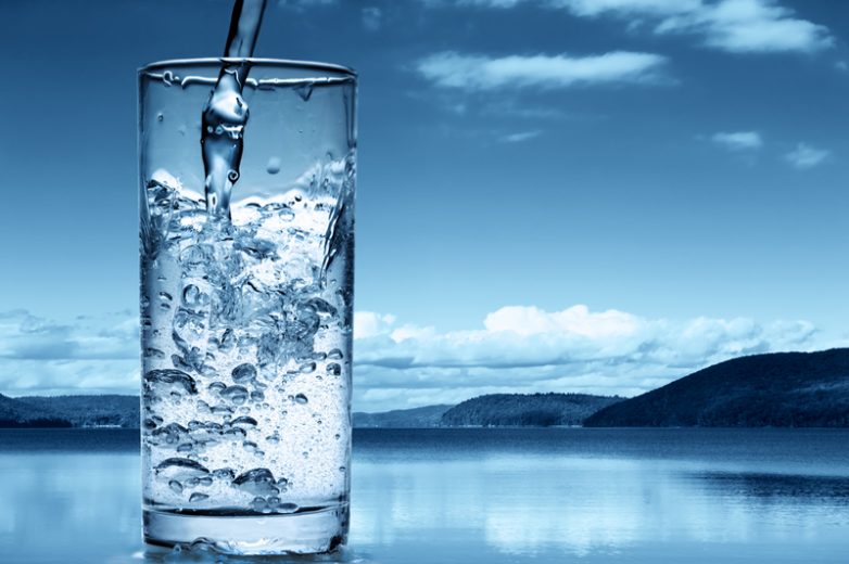 Зачем пить по утрам тёплую воду?