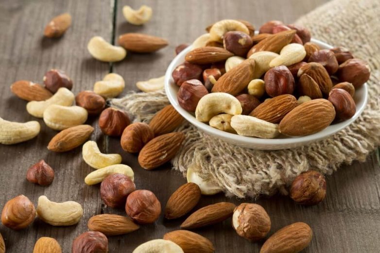 Орехи помогут держать вес под контролем