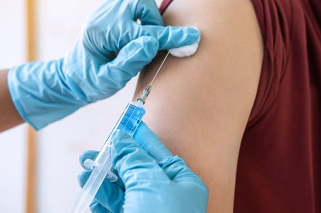 Защитит ли прививка от гриппа от COVID-19