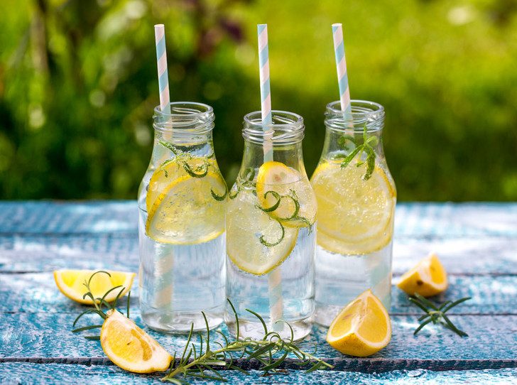 Польза лимонной воды для организма