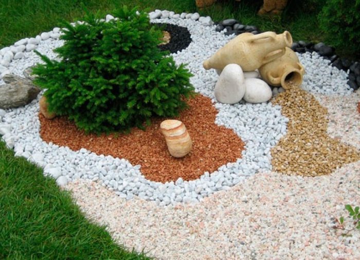 Как с помощью обычных камней украсить садовый участок