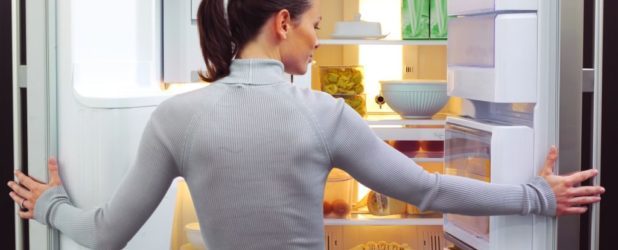 Устраняем неприятные запахи в холодильнике с помощью народных средств