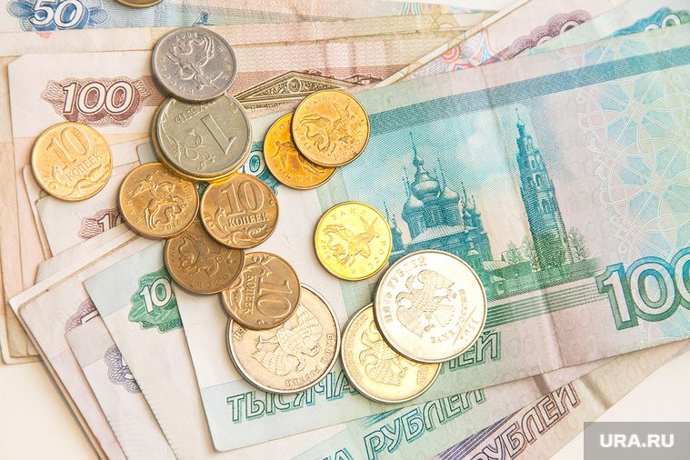 Россиян призвали избавляться от рублей