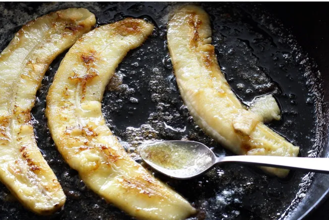 Чешские учёные рассказали, почему еда прилипает к нагретой сковороде