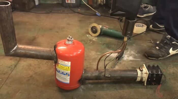 Как смастерить своими руками печь для гаража из огнетушителя