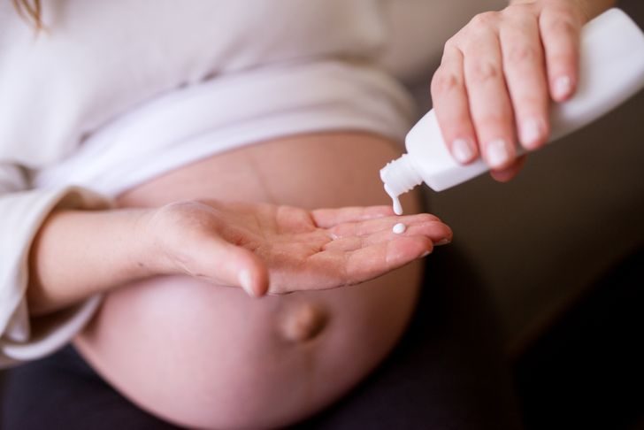 Деньги на ветер: 10 бесполезных вещей, которые покупают беременные