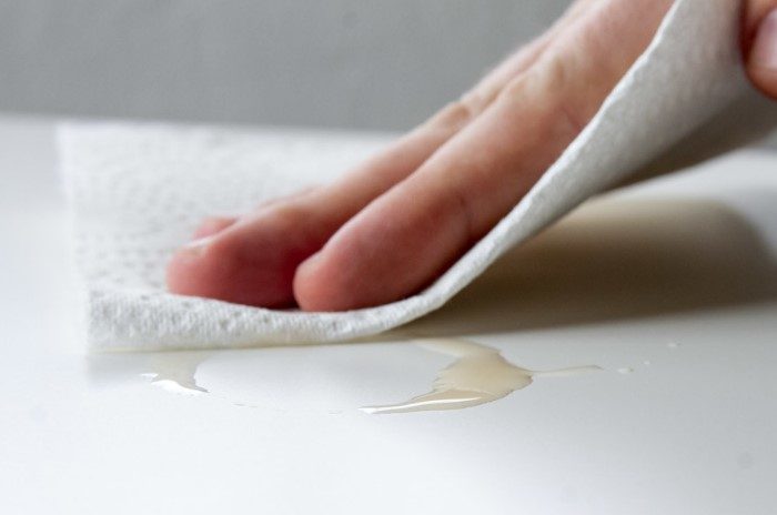 6 кухонных хитростей с бумажными полотенцами, которые полезно знать каждому