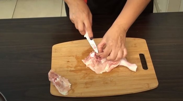 Как получить шикарное филе из обычного куриного окорочка