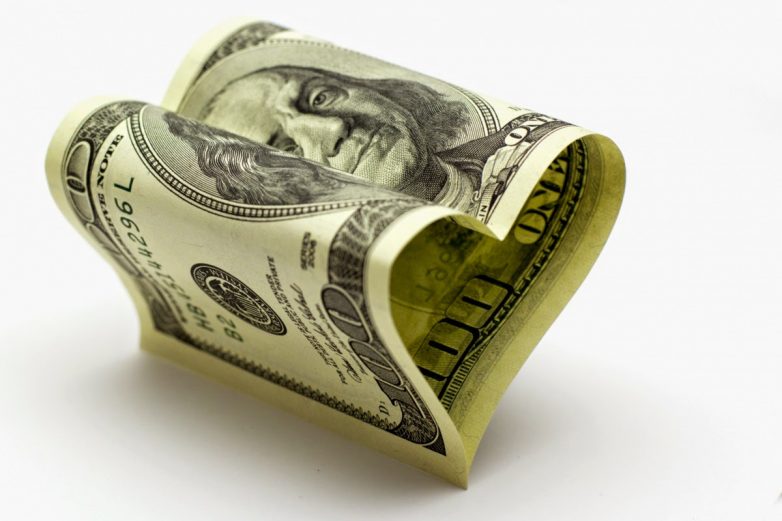 3 незаметных фактора, которые влияют на наше отношение к деньгам и делают нас беднее