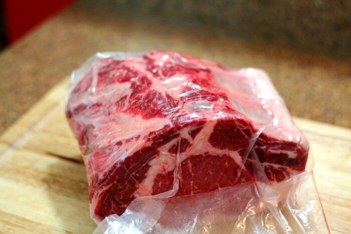 Как быстро разморозить мясо без потери его вкусовых качеств