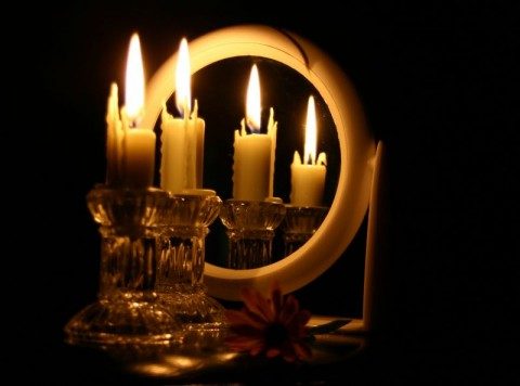 Как приготовить магическую свечу в домашних условиях