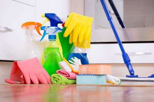 Почему ни в коем случае нельзя делать уборку на ночь в доме?