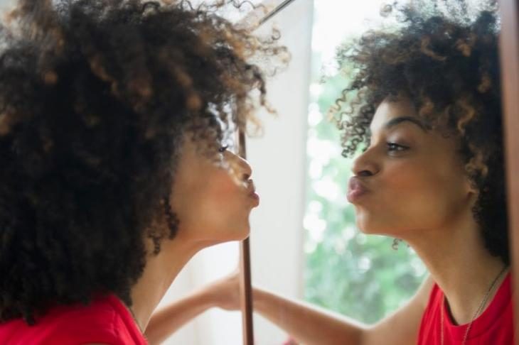 13 опасных фраз, которые нельзя произносить перед зеркалом!